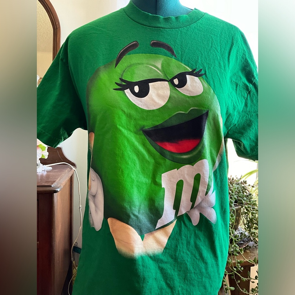 M & M’s Brand Women’s Large Short Sleeve T Shirt Green Cute Eye Lashes